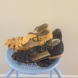 2 pair of Urban Outfitters t strap sandals 7